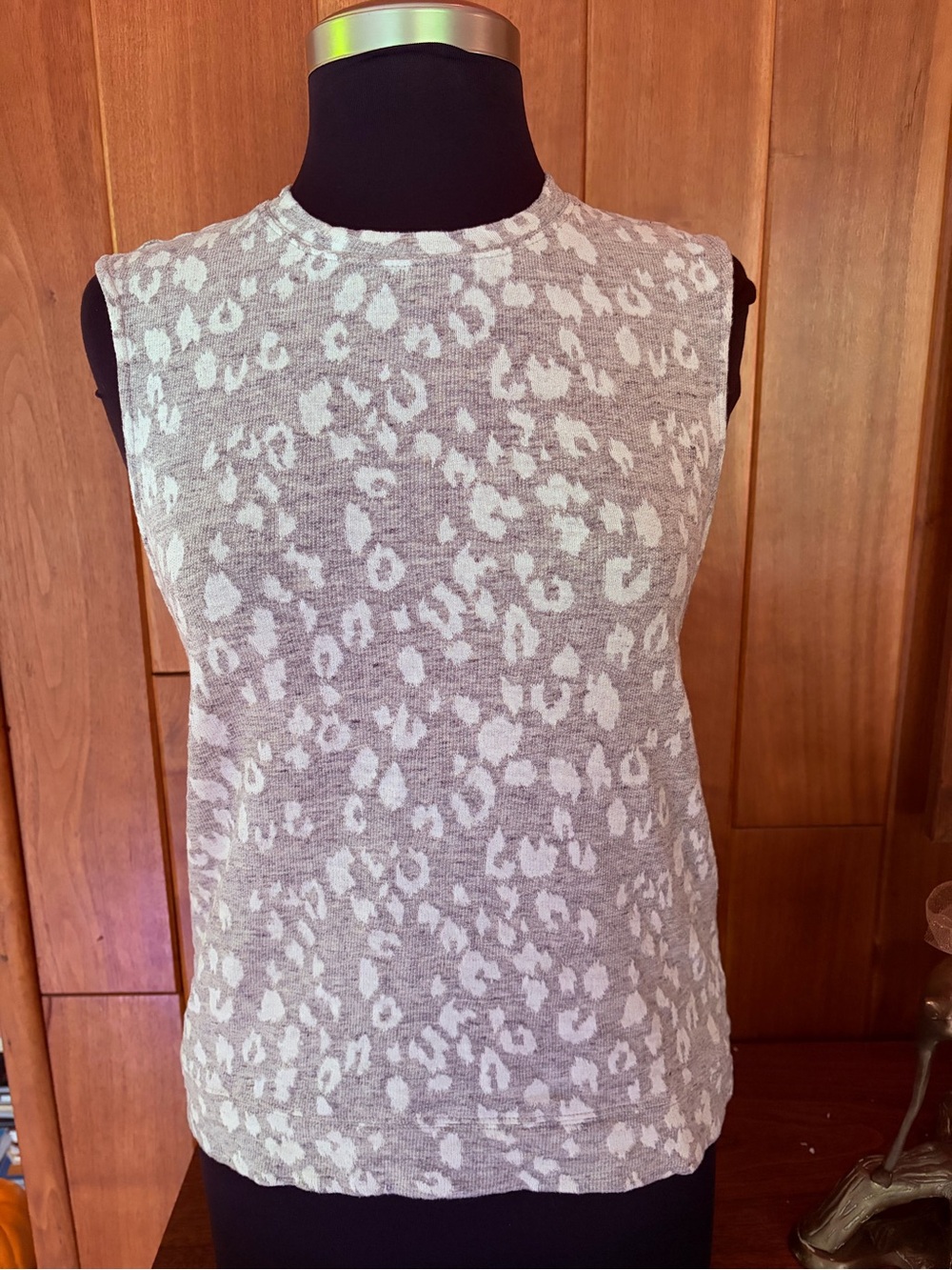 AllSaints Yosa Sleeveless Gray and White Leopard-Print Sweater Knit Tank. Sz 4